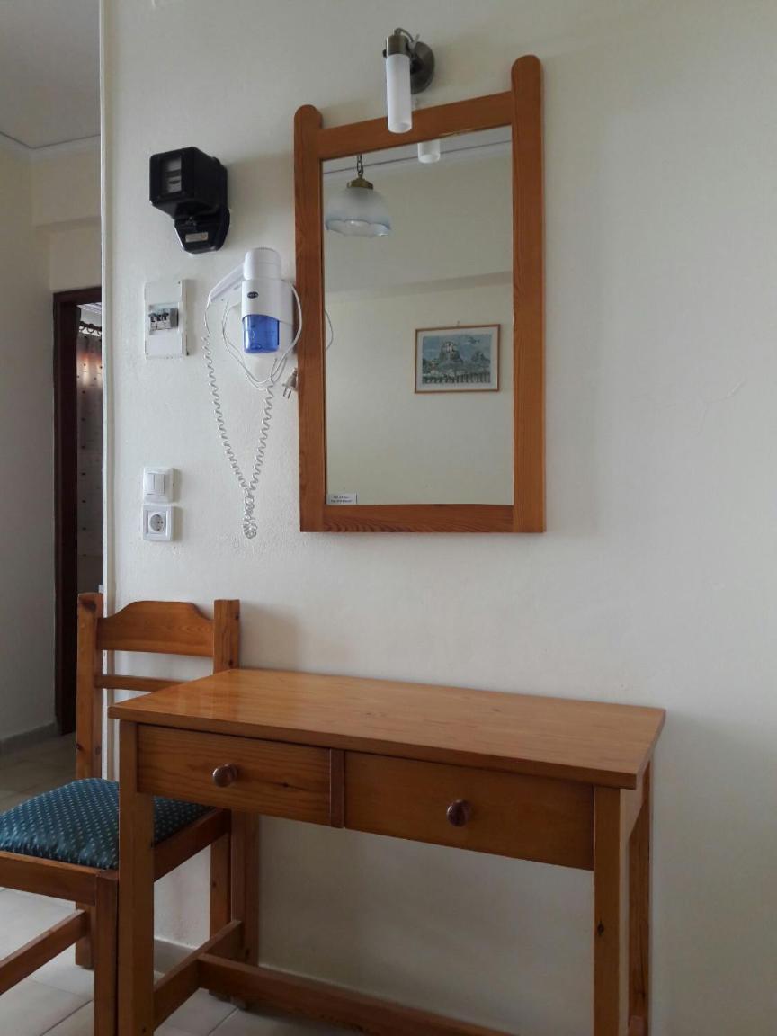 Vazakas Rooms Mytilene Exterior photo