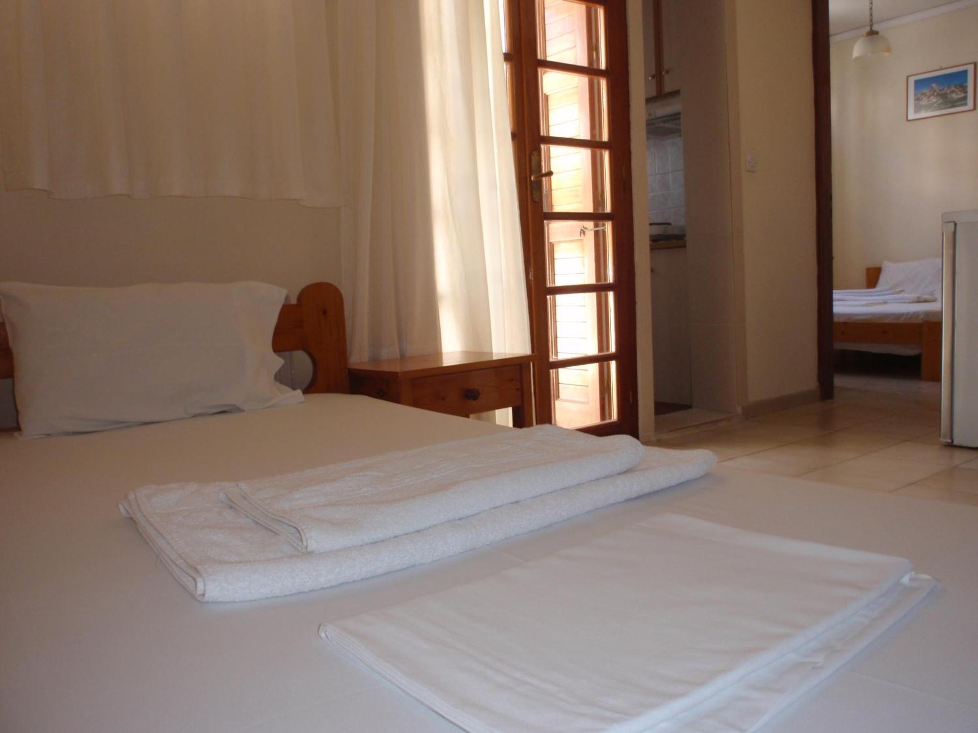 Vazakas Rooms Mytilene Exterior photo