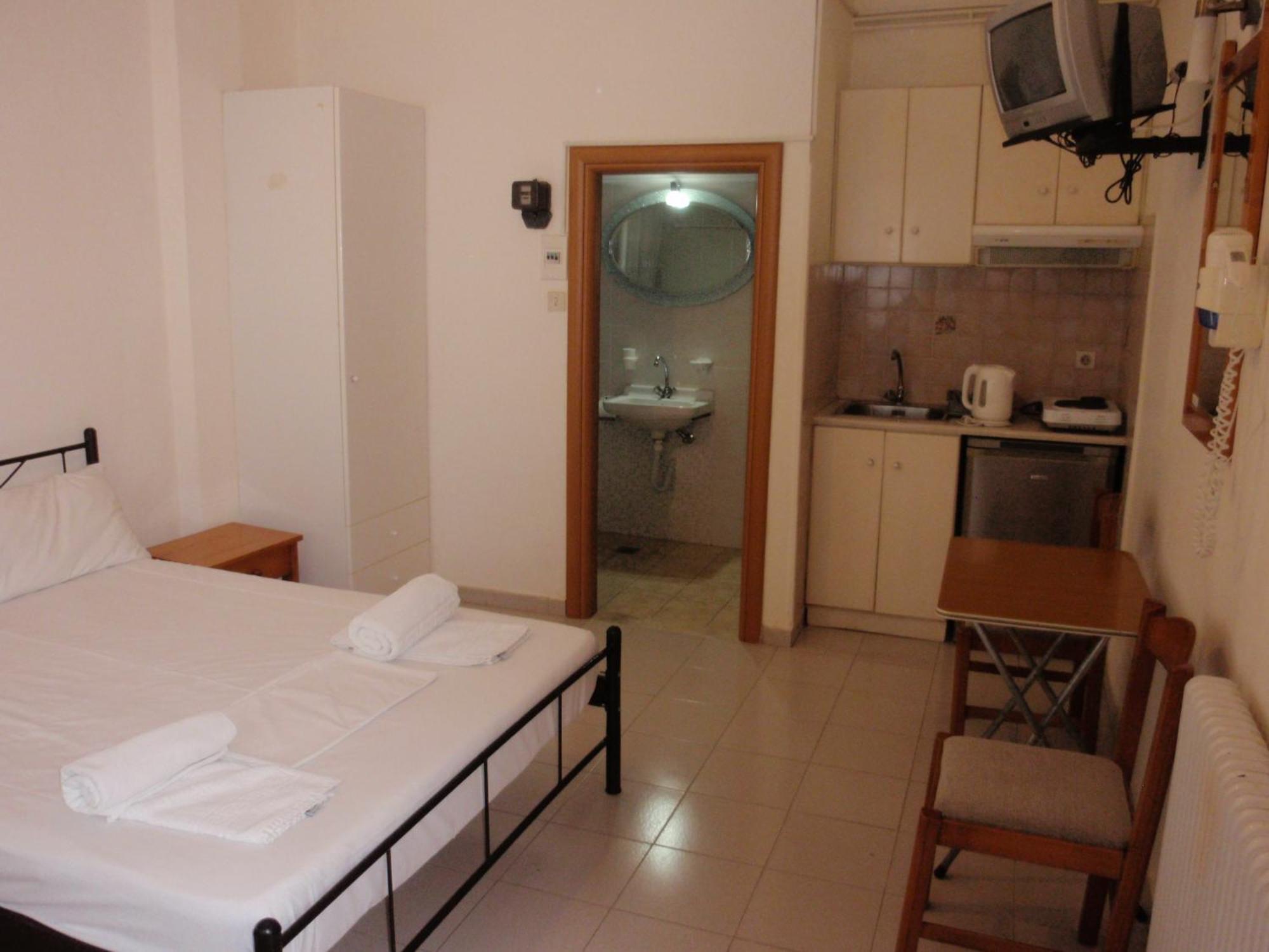 Vazakas Rooms Mytilene Exterior photo