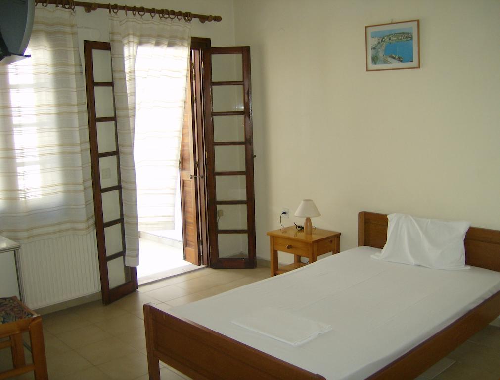 Vazakas Rooms Mytilene Exterior photo